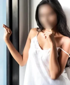 Akira - Delhi escort service